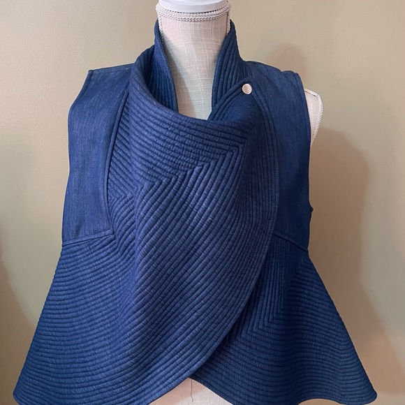 Beautifully created double breasted denim top - Picture 3 of 3